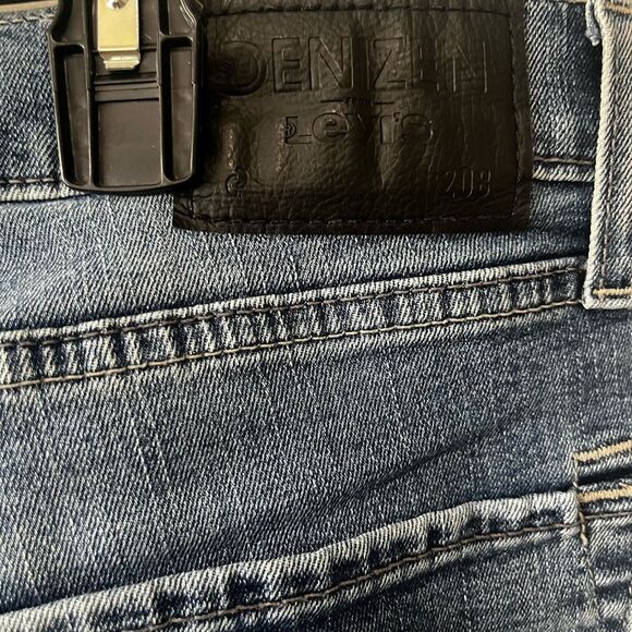 Denizen Levi’s 208 Regular Taper Fit Jeans 33 x32 - Picture 4 of 7